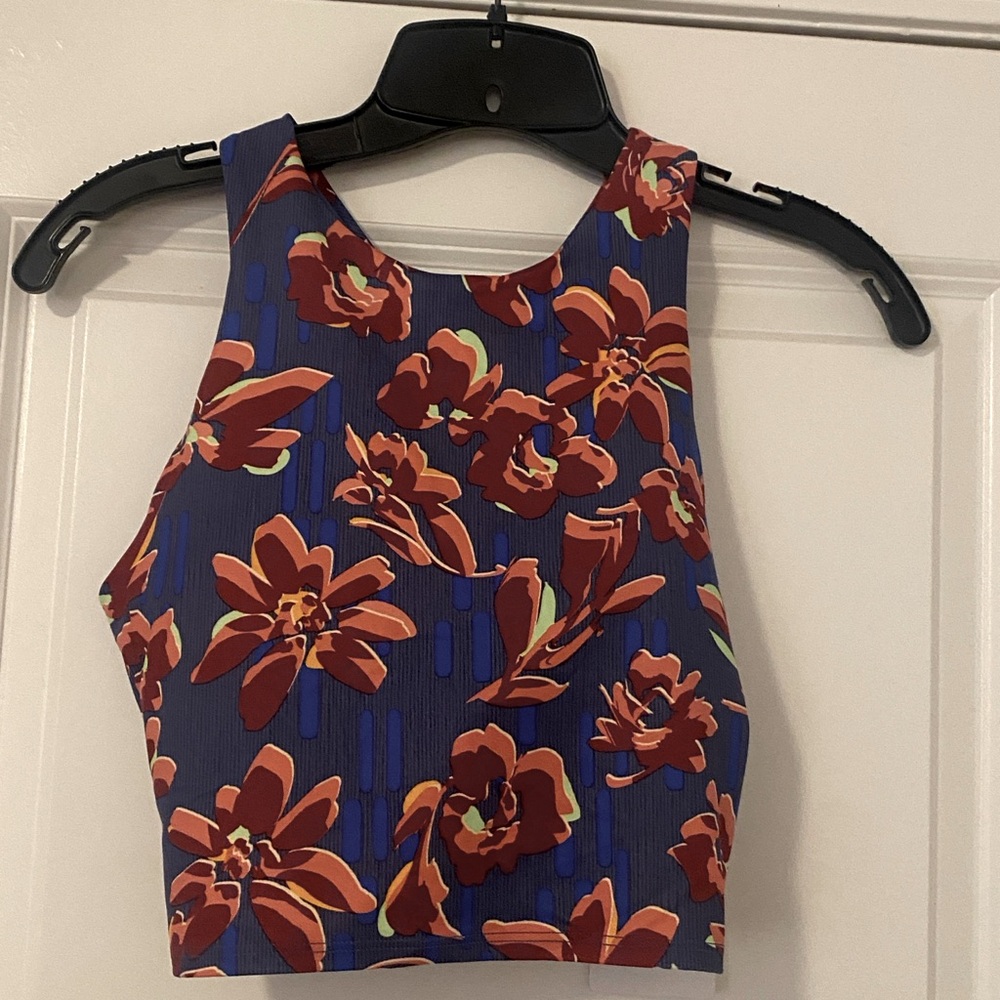 Athleta CONSCIOUS CROP purple floral print sports bra